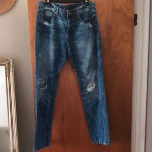 Joe Fresh ripped boyfriend jeans. Can be worn dressed up or down.